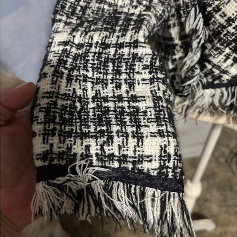 Chic Black and White Tweed Blazer large - Picture 6 of 10